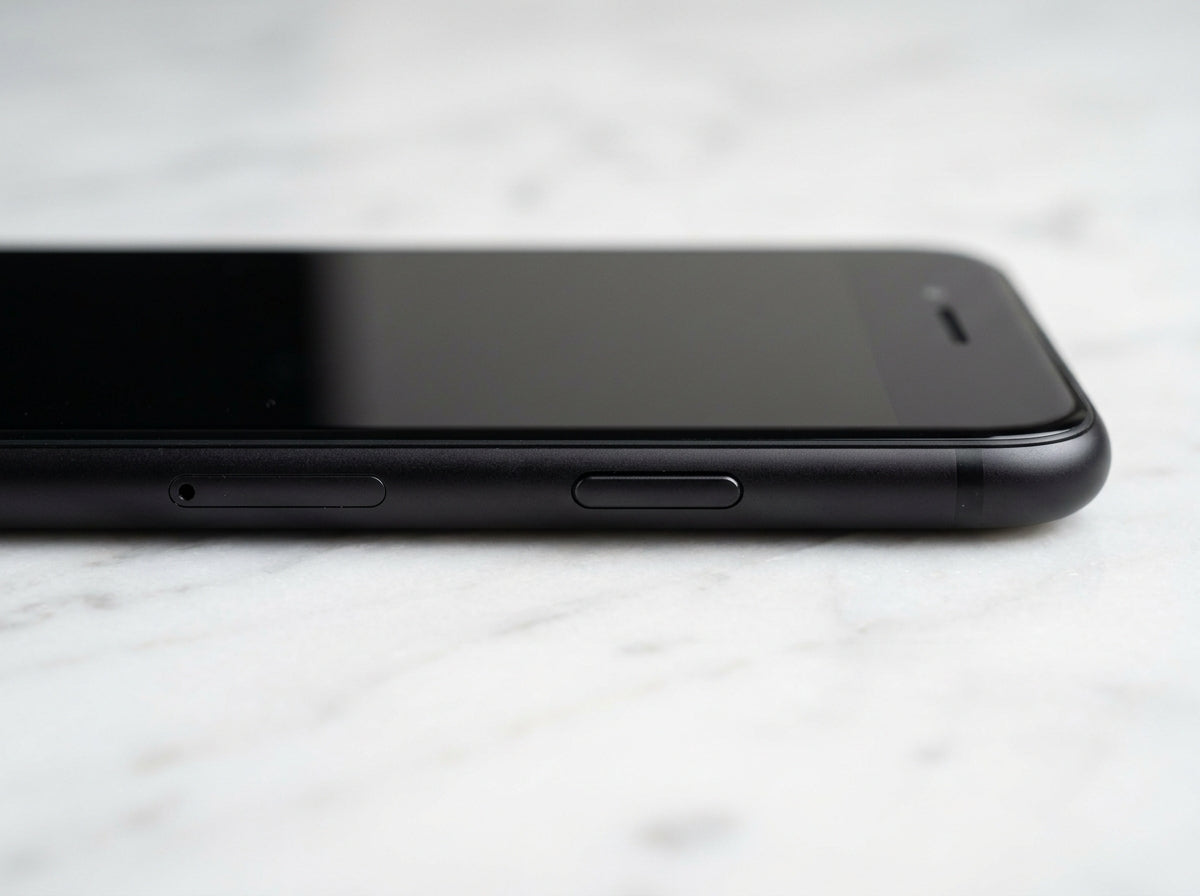 iPhone 7 (32GB) - Black (Refurbished)